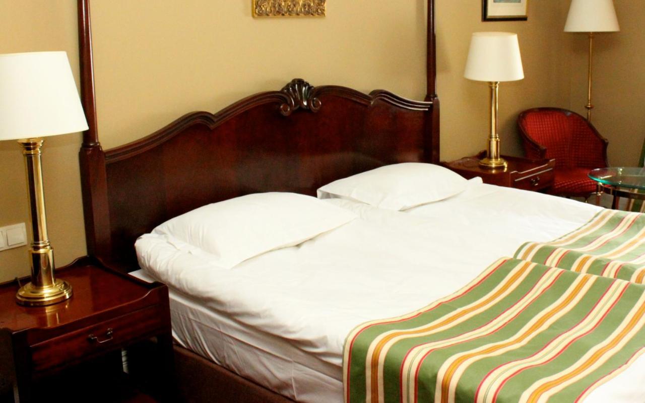 Dwor Sierakow Otel Oda fotoğraf