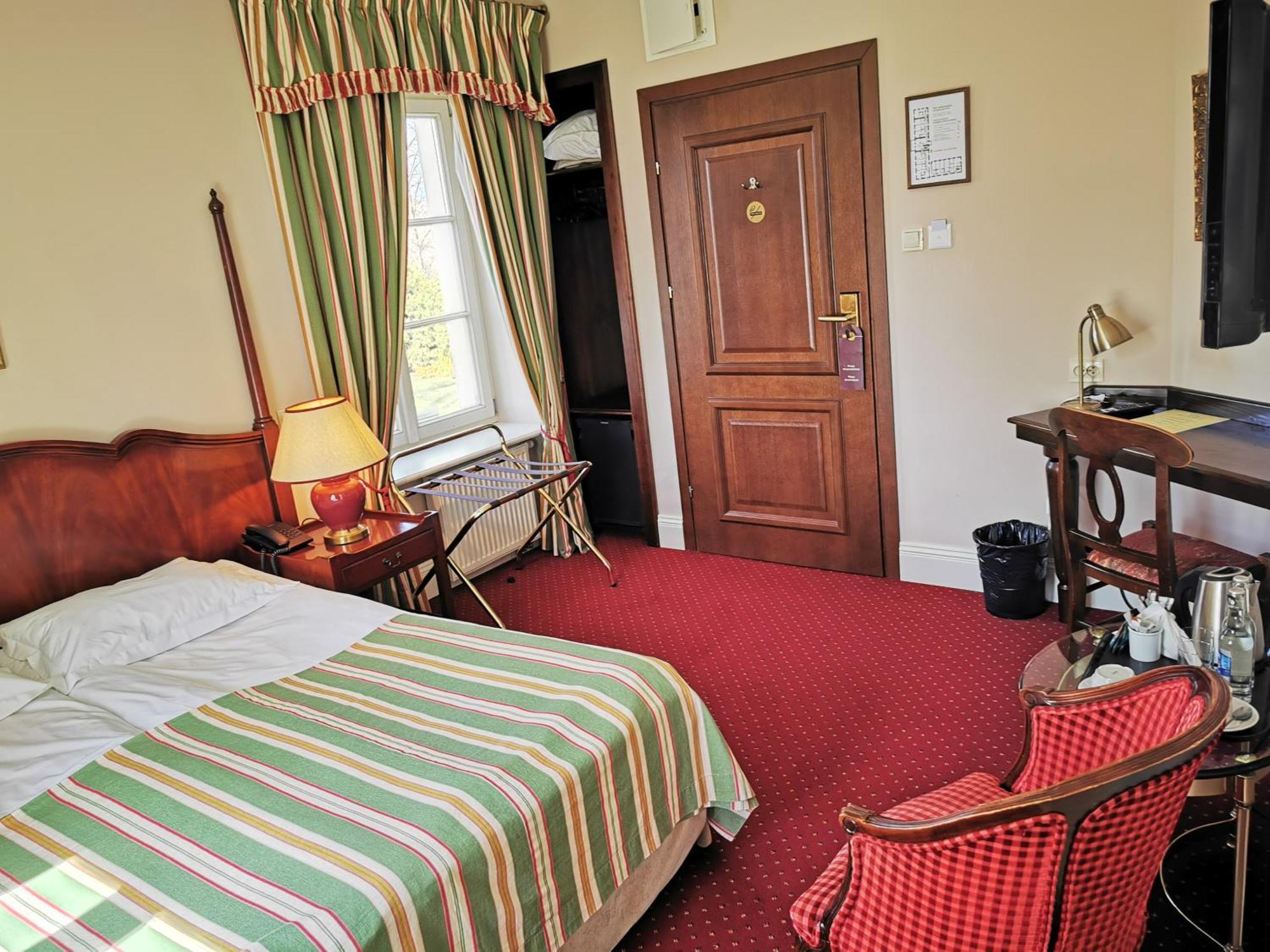 Dwor Sierakow Otel Dış mekan fotoğraf