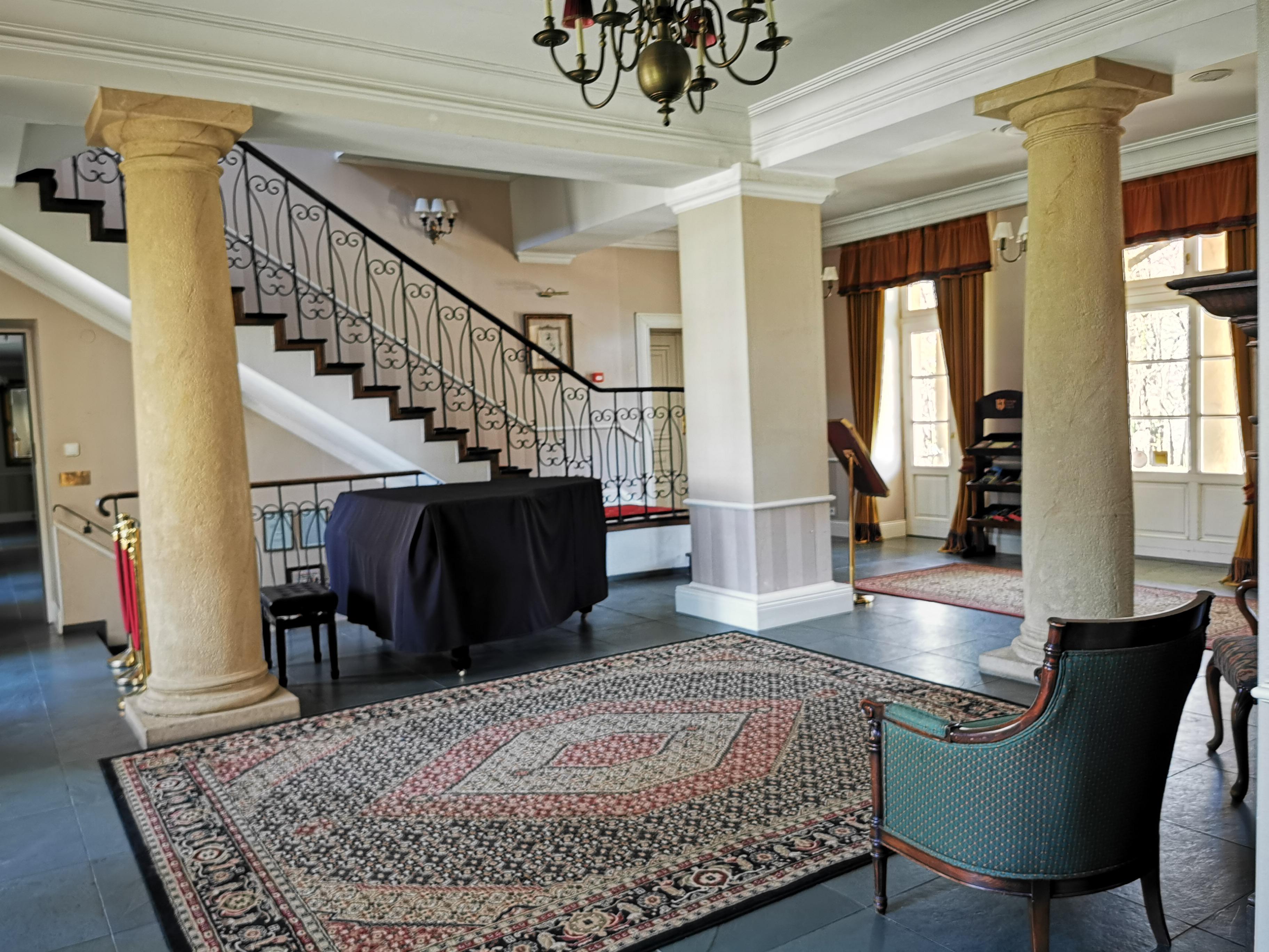 Dwor Sierakow Otel Dış mekan fotoğraf