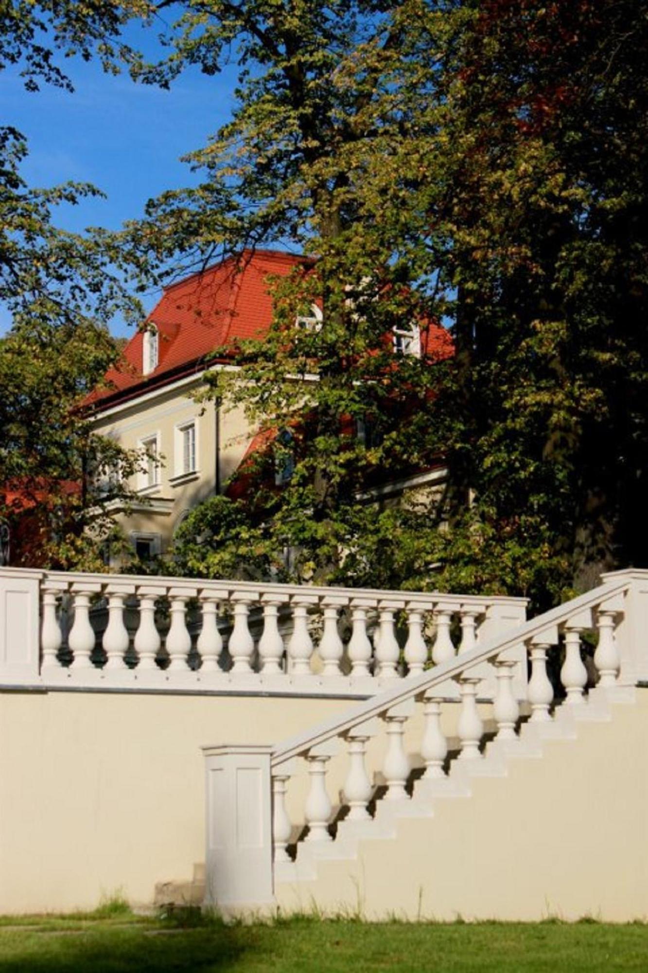 Dwor Sierakow Otel Dış mekan fotoğraf