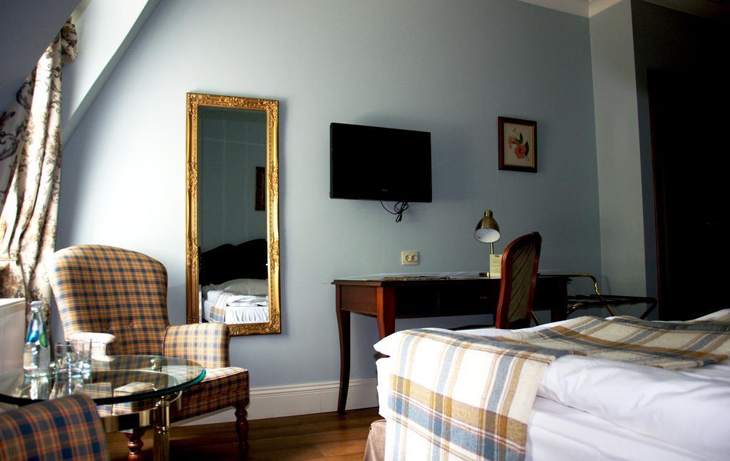 Dwor Sierakow Otel Dış mekan fotoğraf