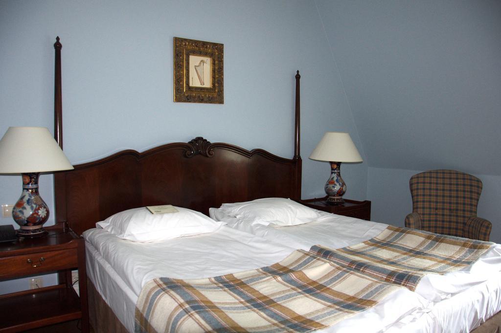 Dwor Sierakow Otel Dış mekan fotoğraf