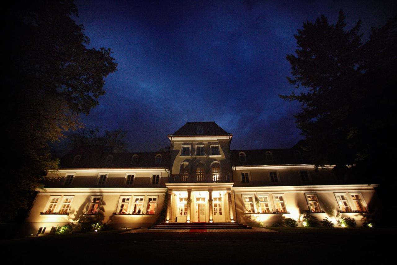Dwor Sierakow Otel Dış mekan fotoğraf